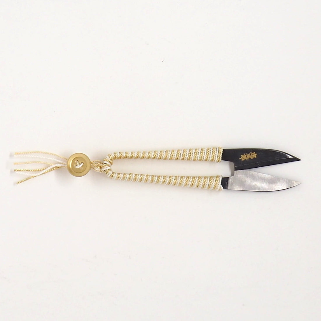 SHOZABURO THREAD SNIPS WITH SILK IGA BRAID - GOLD